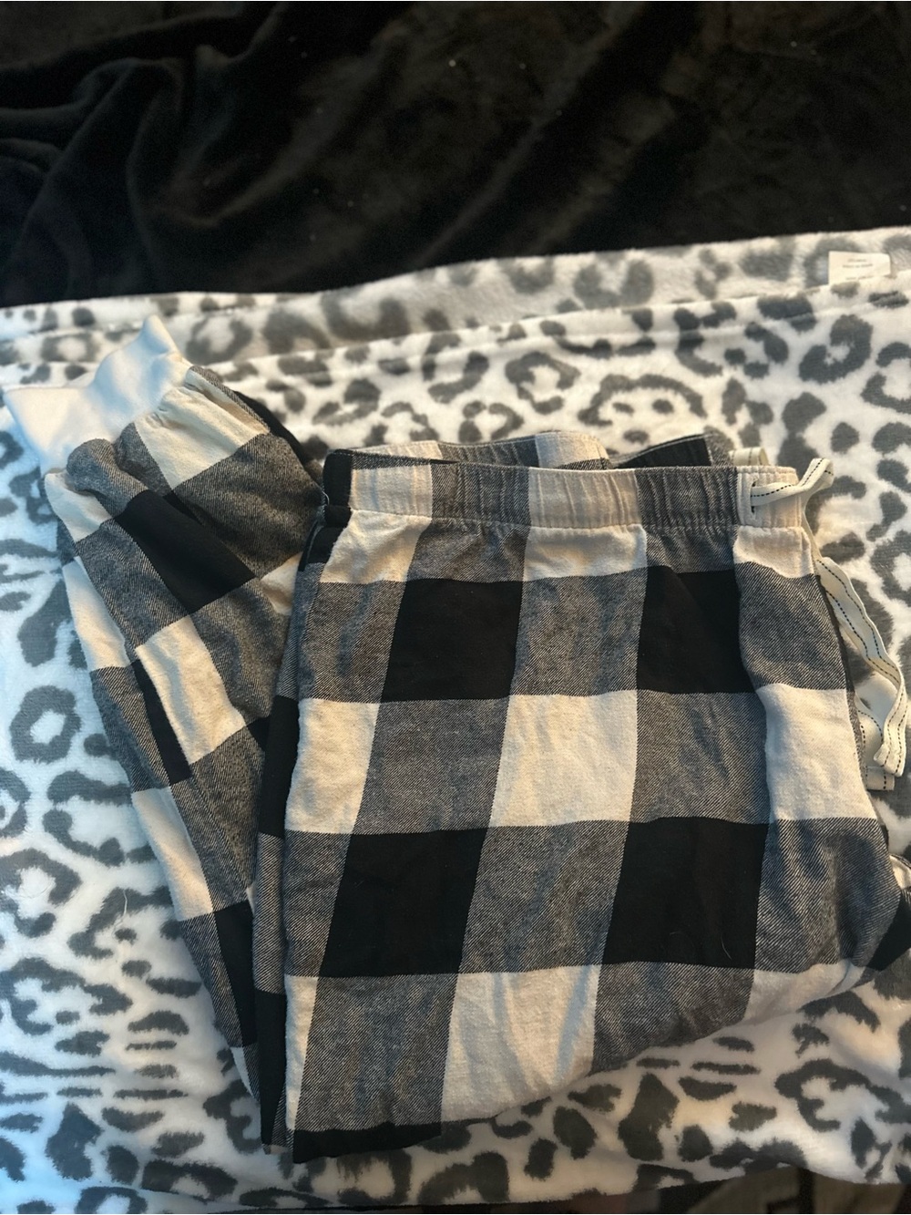 Old Navy Black and White Plaid Lounge Pants